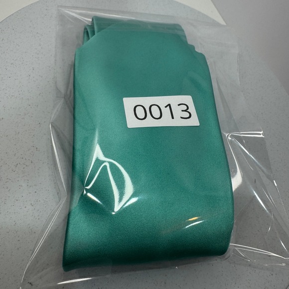 Countess Mara Men's Necktie Solid Teal Satin Finish Classic Tie - Picture 4 of 4